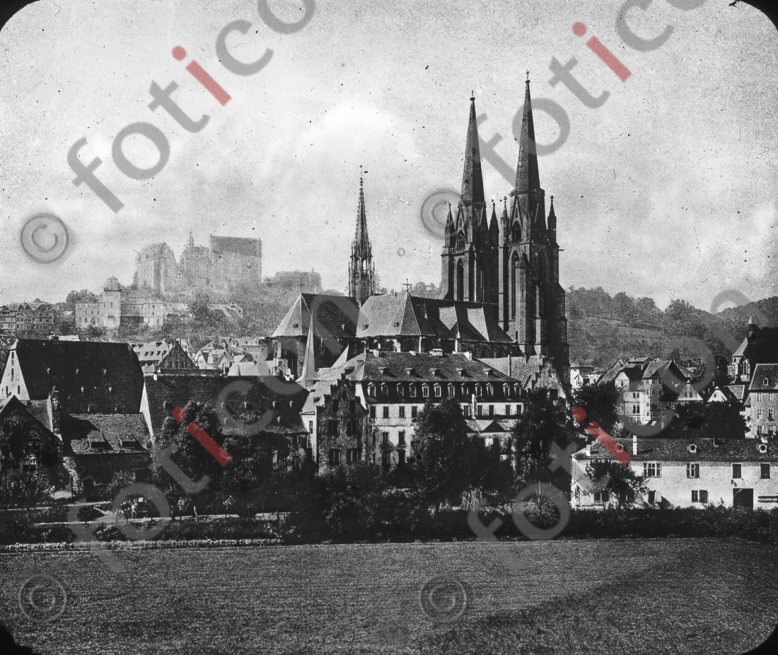 Blick auf Marburg und die Elisabethkirche | Look at the Elisabeth Church in Marburg - Foto foticon-simon-150-042-sw.jpg | foticon.de - Bilddatenbank für Motive aus Geschichte und Kultur